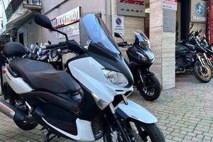 Yamaha X-Max 250
