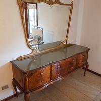 Cassettiera antica con specchio