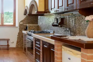 Casavacanze con ampio giardino e piscina