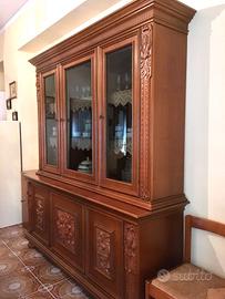 Sala da pranzo completa