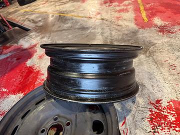 4 Cerchi in ferro  205/60 R16 5x108 con valvole