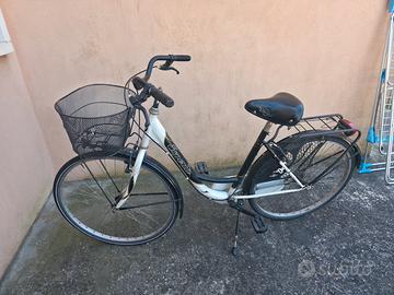 Bicicletta da città "Esperia" con cestino