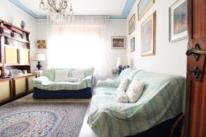 6 LOCALI A PRATO
