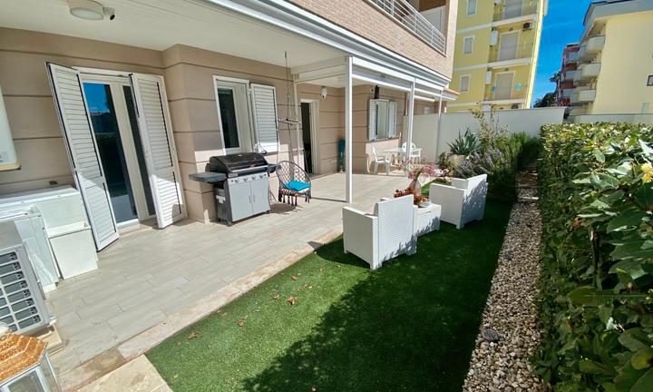 Appartamento giardino 50m mare spiaggia piscina