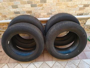 4 Pneumatici 4 stagioni  Michelin 195/65 R15 Usati