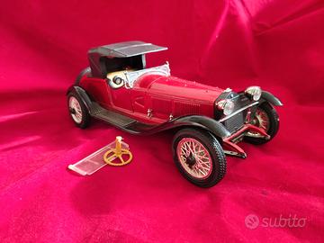 modellino Alfa Romeo d'epoca da riparare metallo