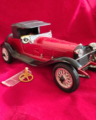 modellino Alfa Romeo d'epoca da riparare metallo