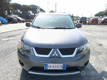 MITSUBISHI Outlander 2.0 DI-D Instyle 7 p.ti DPF