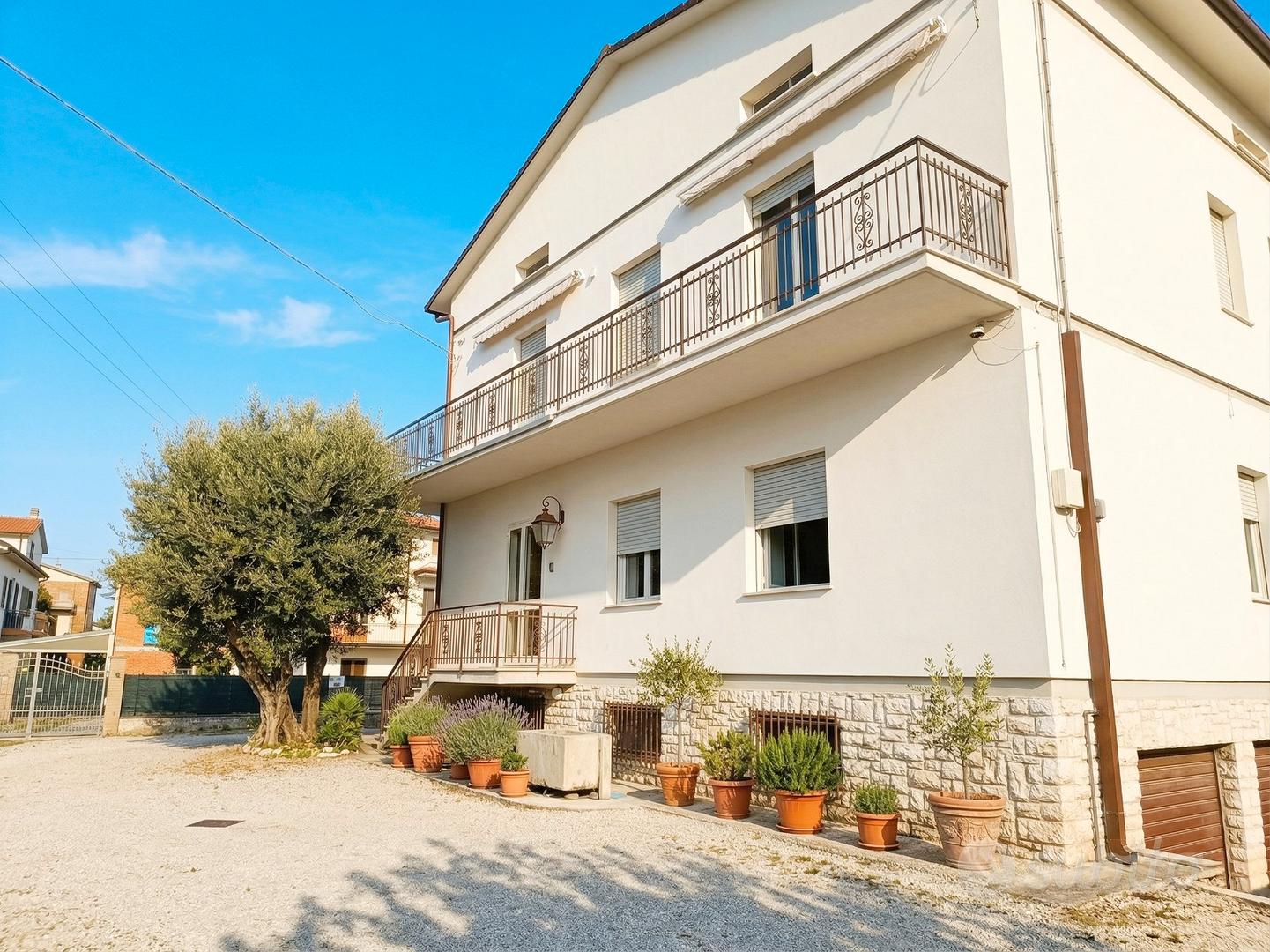 Casa singola con giardino PV/226
