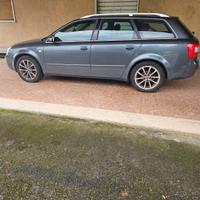 audi a 4 quatro per ricambi si vende intera 