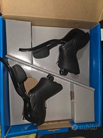 Leve cambio/freno + deragliatore + cassetta 8v