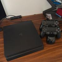 Ps 4 Slim + 2 controller + 2 giochi + caricatore2