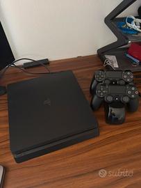 Ps 4 Slim + 2 controller + 2 giochi + caricatore2