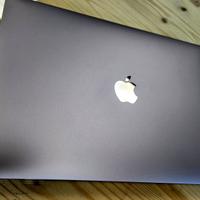 APPLE MAC BOOK PRO 