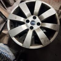 Cerchi in lega per fiat con logo blu