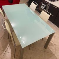 Tavolo 6/8 posti allungabile in vetro temperato