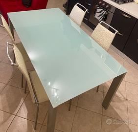 Tavolo 6/8 posti allungabile in vetro temperato