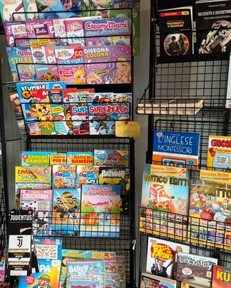 espositori per roviste gionali libri