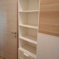 Libreria con cassetti