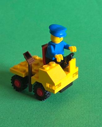 LEGO Vintage 6607 Service Truck (1982)