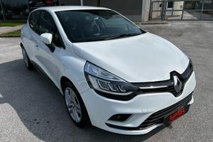 RENAULT Clio 900 TCe 12V 90CV "NEOPATENTATI-STUP