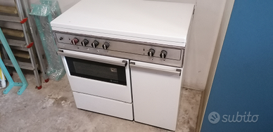 Cucina a gas Indesit anni '70