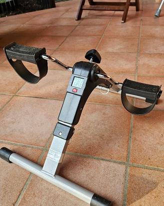 PEDALIERA PIEGHEVOLE PER RIABILITAZIONE CON DISPLA