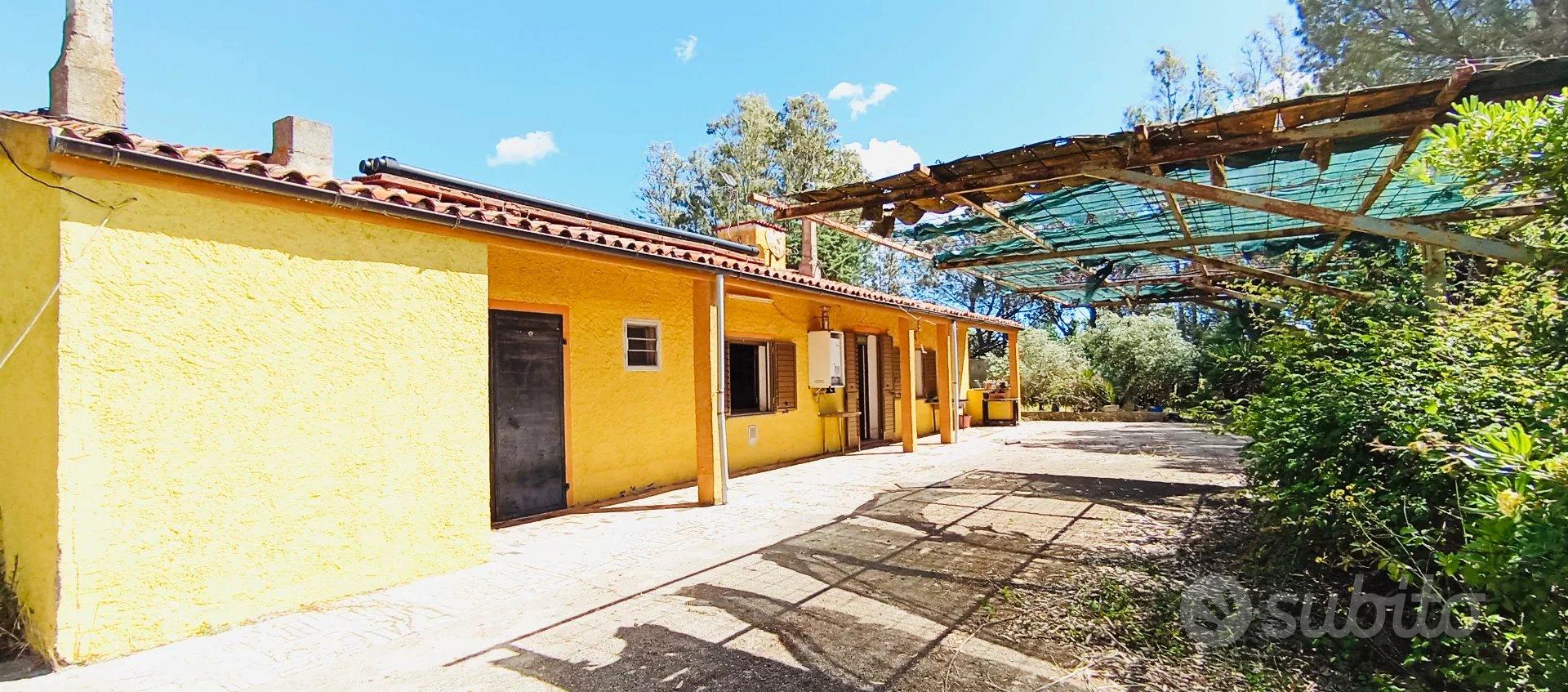 Apartament me 4 dhoma, 30000 m²