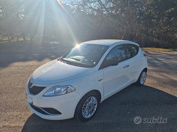 Lancia Ypsilon 1.2 Gold 69 CV   25.000 km 