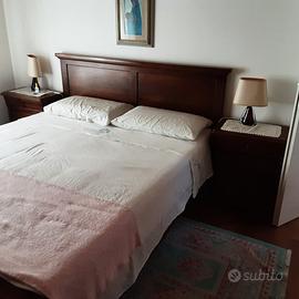 Camera da letto matrimoniale in legno massello