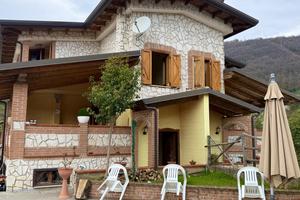 Villa bifamiliare Fiuggi [Cod. rif V5143VRG]