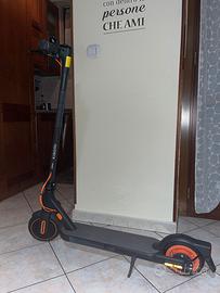 Monopattino Xiaomi Mi Electric Scooter 4 GB Nero