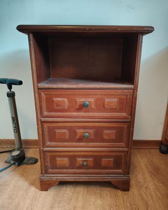 comodino in legno