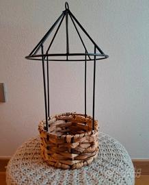 Vaso / cesto per piante in paglia e metallo