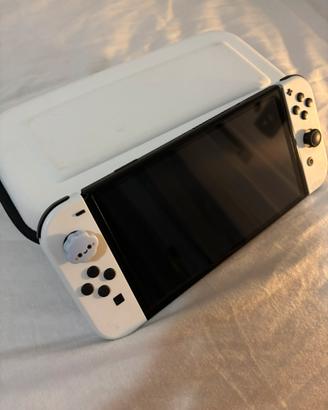 Switch Oled Bianca con scheda di memoria da 256gb