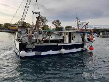 Barca con licenza da pesca reti da posta