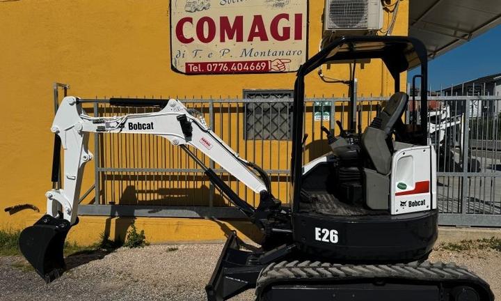 Miniescavatore BOBCAT E26 GIROSAGOMA