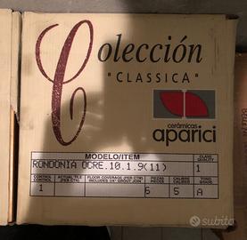 Piastrelle giallo ocra 43x43