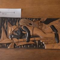 Pannello legno intagliato figura etnica a rilievo