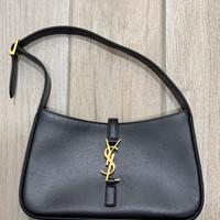 Le 5 à 7 di Saint Laurent