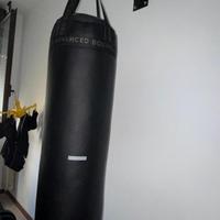 Sacco da box a muro con staffa