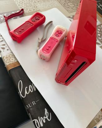 Nintendo Wii rossa + 2 telecomandi e 4 giochi