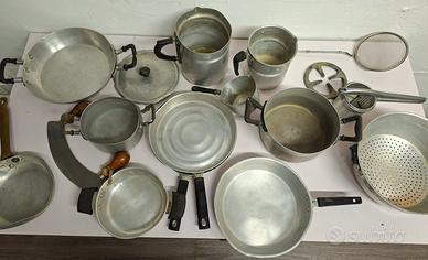 Set di 17 pentole e utensili cucina vintage