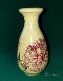 Vasetto in cotto. Dipinto a mano e decoupage