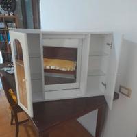 mobiletto bianco da bagno