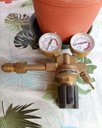 Regolatore di pressione CO2