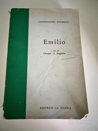 Libro del filosofo e scrittore francese Rousseau