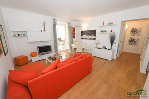 Via Maqueda-Centro Storico: 2 vani ristrutturato e