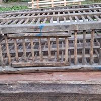 Gabbie per volatili in legno e plastica 