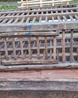 Gabbie per volatili in legno e plastica 